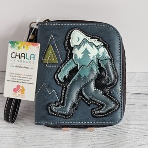 NWT Chala Zip Around Wallet/Wristlet - Big Foot